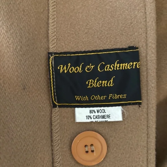 Wool cape - Picture 2 of 2